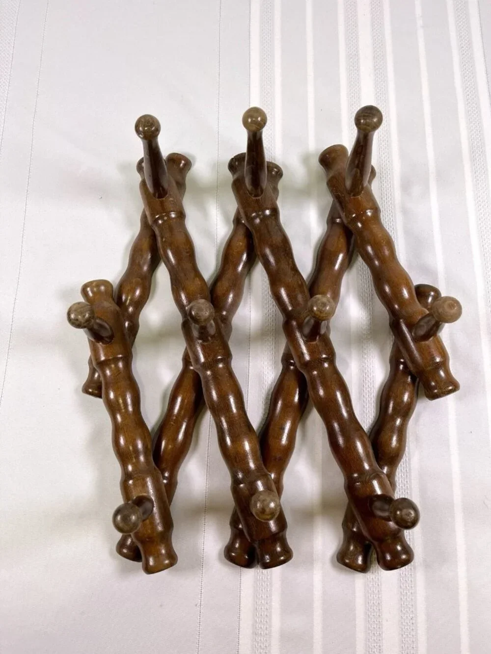 10 Peg Wood Faux Bamboo Accordion Expandable Wall Coat Mug Rack VTG Mid Century